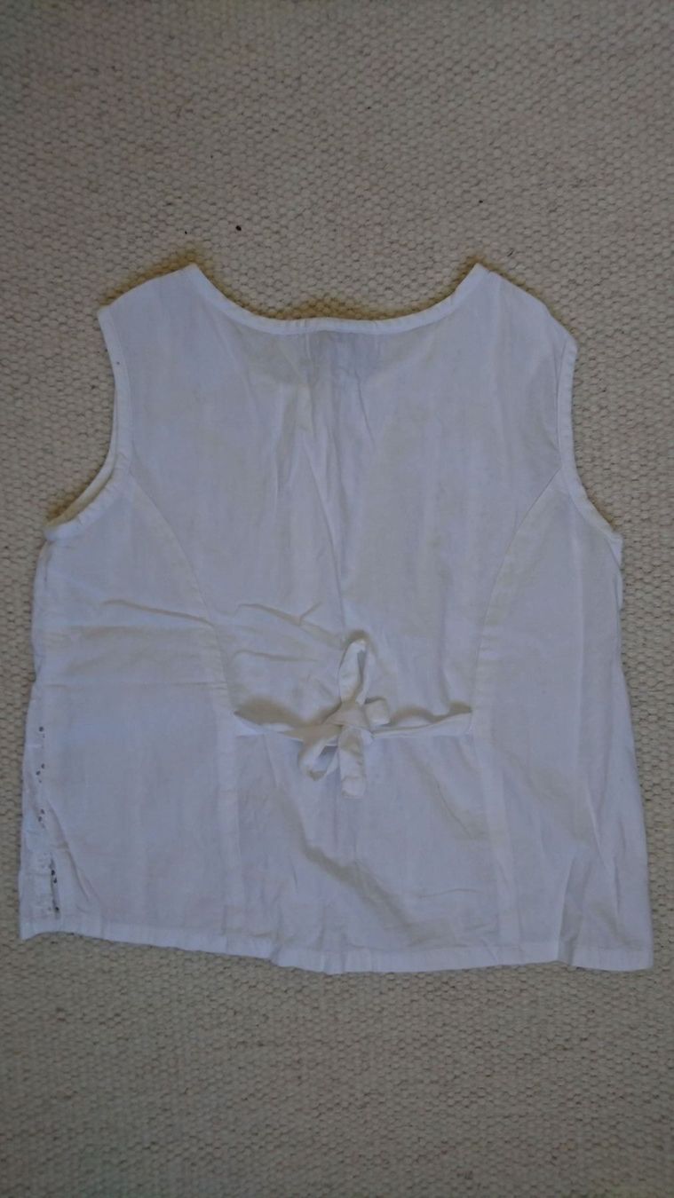 Camicette, T-shirt & Top: Schöne Bluse, weiss, mit Knöpfen, Gr. 98 – Usato da Basel venduto da Bar08 1