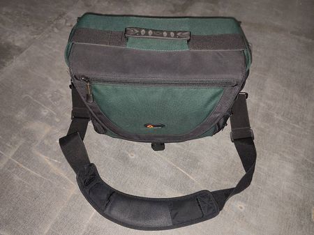 Lowepro Nova 5 AW - Kameratasche / Schultertasche