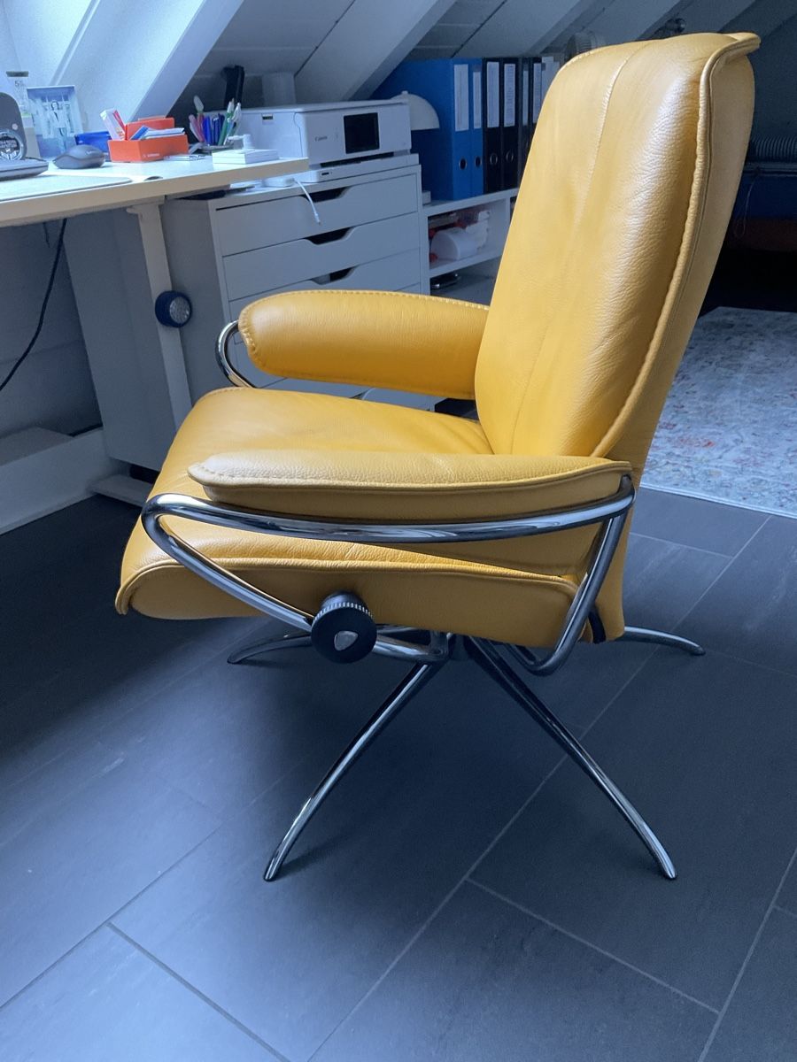 Stressless Poltrone: Stressles Einzel- Drehsessel ( Fauteuil ) – Usato da Goldach venduto da Goldacher1