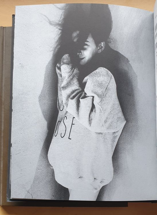 Livre Rest par Charlotte Gainsbourg, série limitée 1000 ex. 5