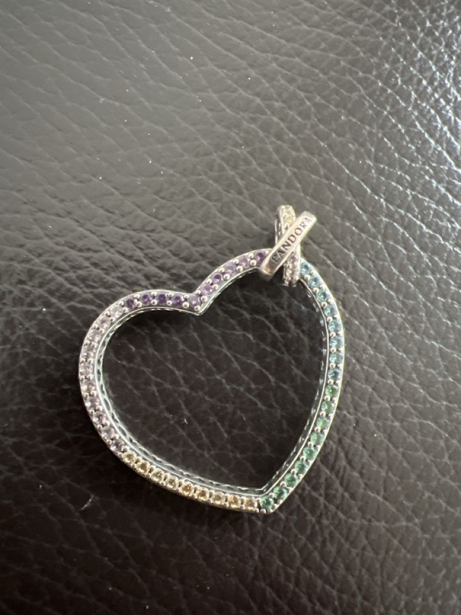 Pandora Pendentifs: Kettenanhänger von Pandora – D'occasion à Lindau par Caemi77 1