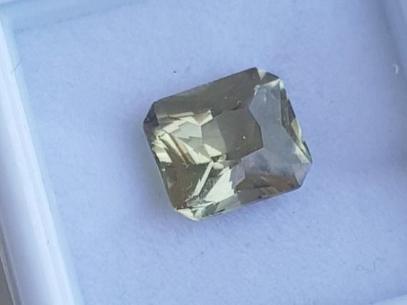 Pietre preziose: Farbwechselnder Diaspor , Csarite – Nuovo (secondo la descrizione) da Wolhusen venduto da toni079 1