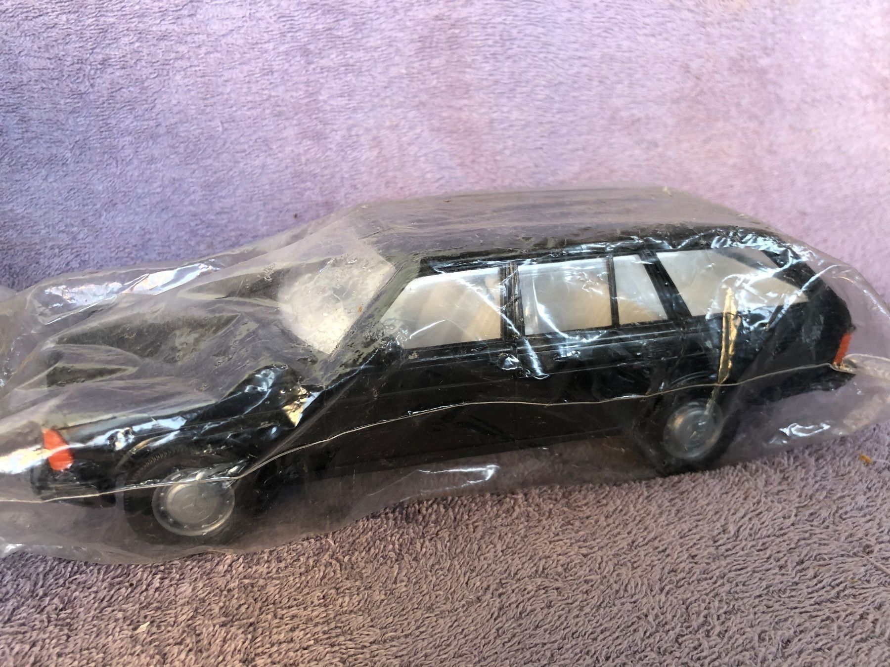 Mercedes-Benz Modellini d'auto: Mercedes w123 farbkartenmodell garage – Nuovo (secondo la descrizione) da Reinach AG venduto da rares75 1