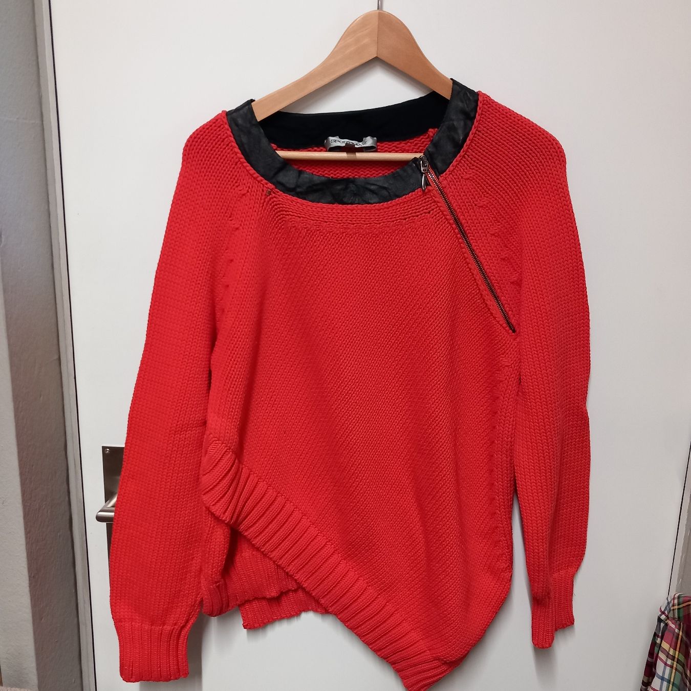 Sportmax Maglioni & Felpe: Sportmax Strickpullover Gr. XL asymetrisch, orange – Usato da Gwatt (Thun) venduto da umwelt-brocki 1