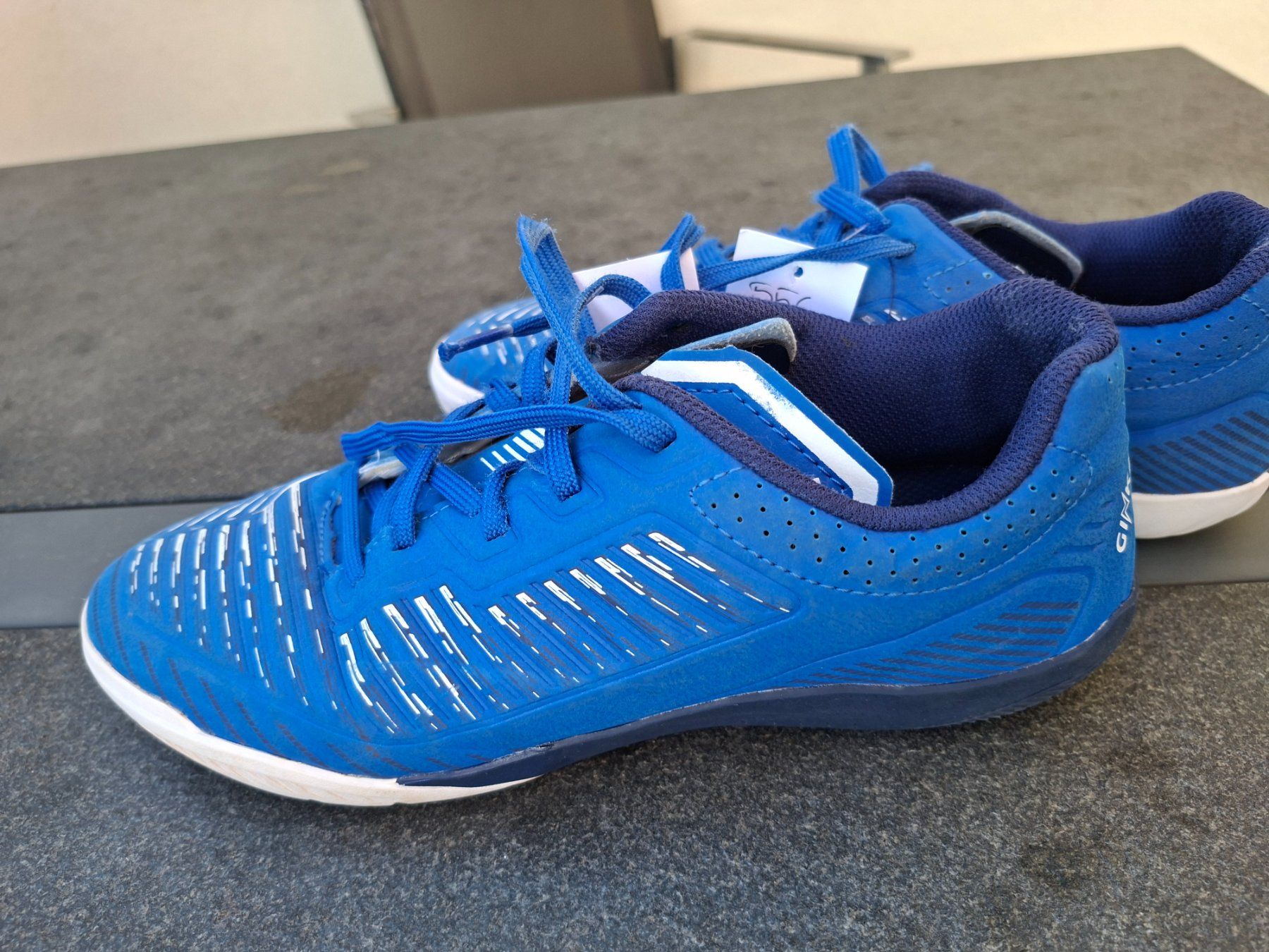 Decathlon Scarpe per ragazzi: Hallenschuhe – Usato da Emmenbrücke venduto da Ddagi