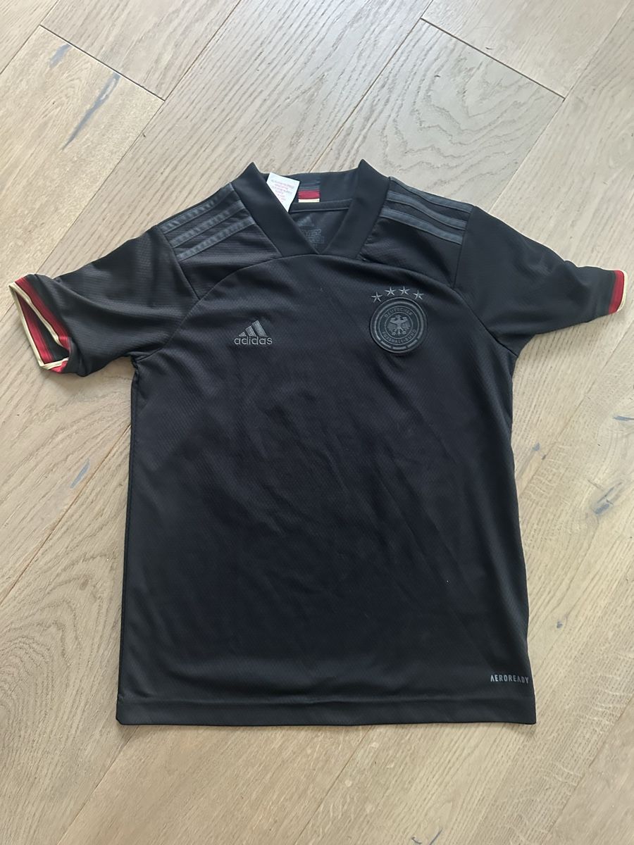 Maillots de corps & Pantalons: Trikot – D'occasion à Embrach par chr_r6sh