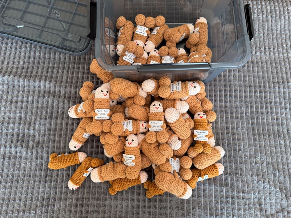 TOYMIS Positive Fußball Strickpuppe - Gehäkeltes Plüschtier Mit Ermutigungskarte