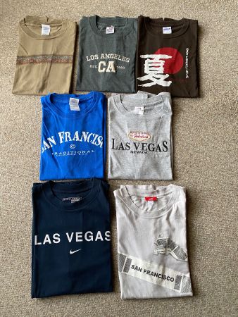 7 T-Shirts mit US-Städte- / States-Namen, alle in Grösse M