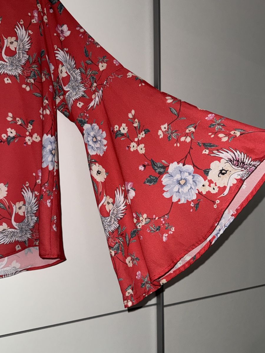 Camicette: Damen Bluse rot Blumenmuster/Kranich Grösse L – Nuovo (secondo la descrizione) da Schlieren venduto da kle_dis 2
