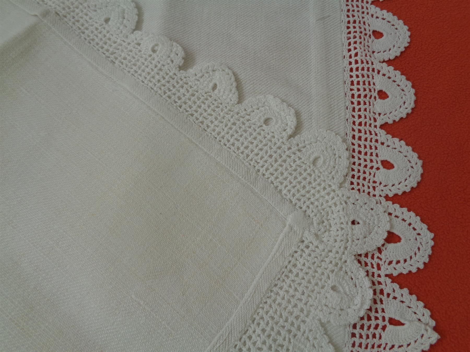 Altra biancheria da tavola: Tischläufer mit Spitzen 63x106cm.Vintage – Usato da Chur venduto da omonia 5