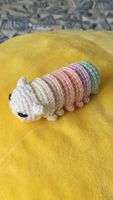 Peluche chenille fait main au crochet. Sleepy caterpillar