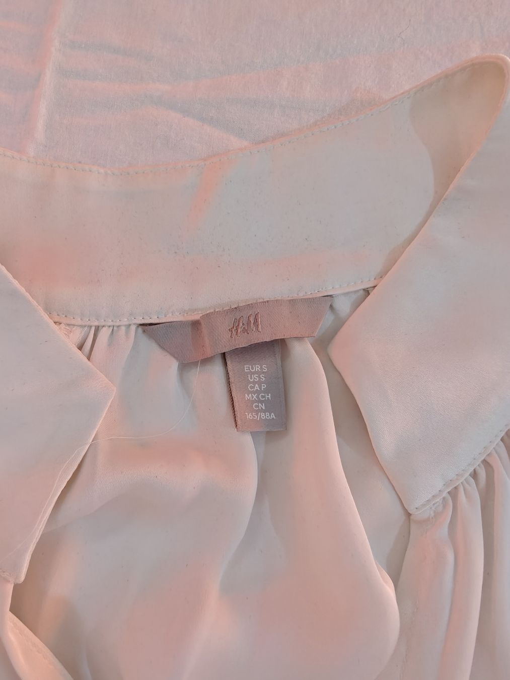 H&M Blusen: H&M Blouse cream size S – Gebraucht aus Zürich von lmd_n7lx 1