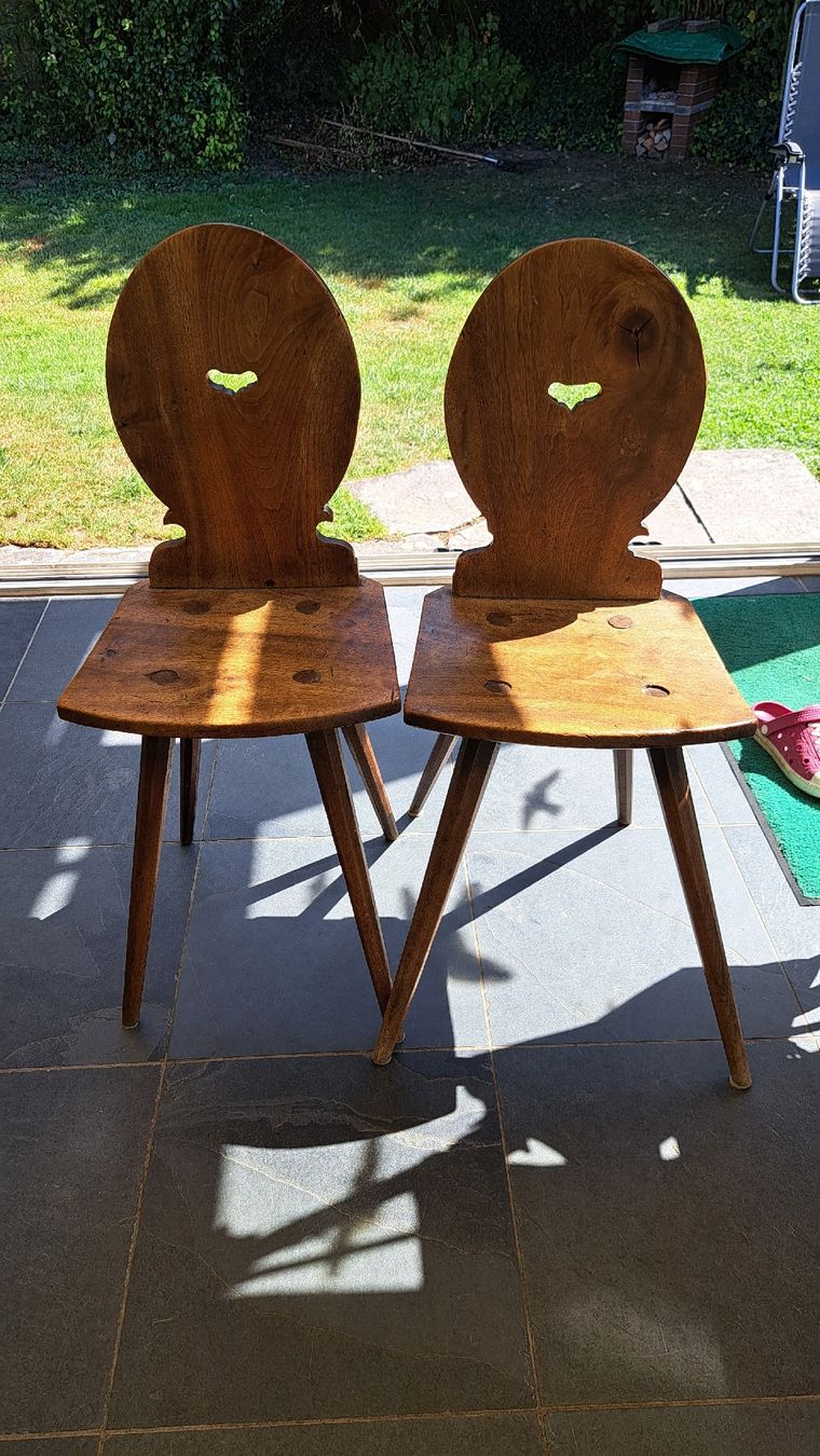&Tradition Stühle:  2 Stabellen / Nussbaum – Gebraucht aus Rorschach von vinzenzlutz