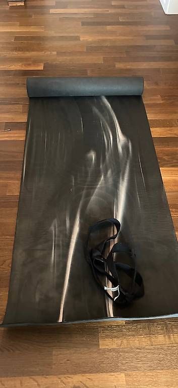 Tapis de sol: Lululemon Yogamatte extra dick Mit Tragegurt – D'occasion à Luzern par chr_q7v2
