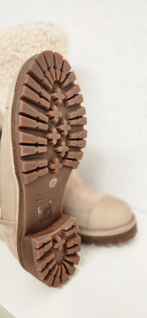 Tory Burch Herrenschuhe: Tory Burch Lammfell Stiefel Gr. 37 NEU! – Neu und originalverpackt aus Wollerau von CH8832 7
