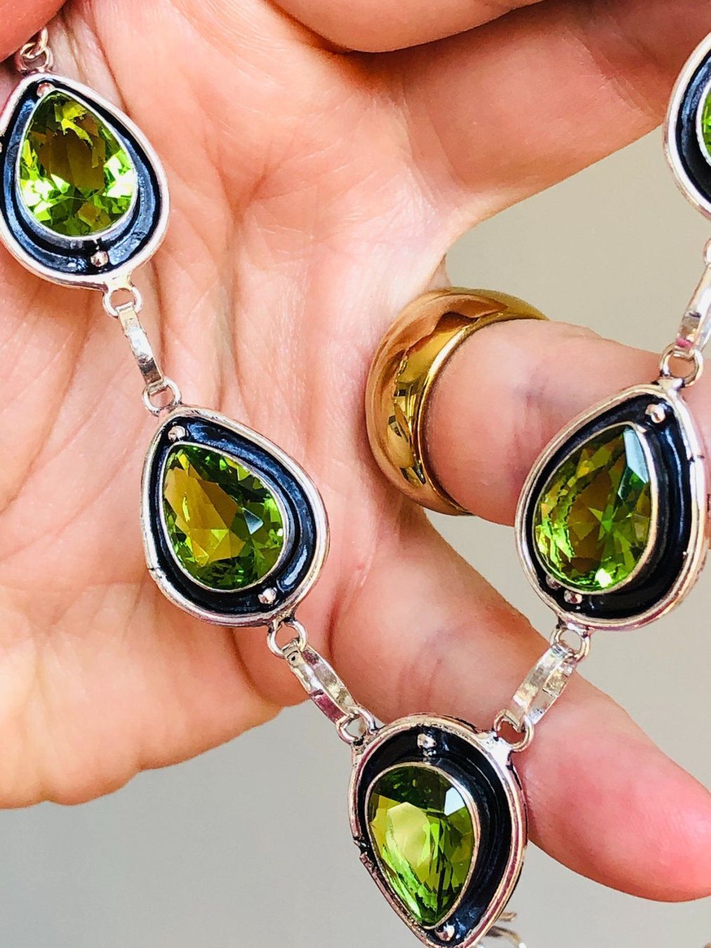 Catenine: PERIDOT – Nuovo e nell'imballaggio originale da Genève venduto da AGBERG