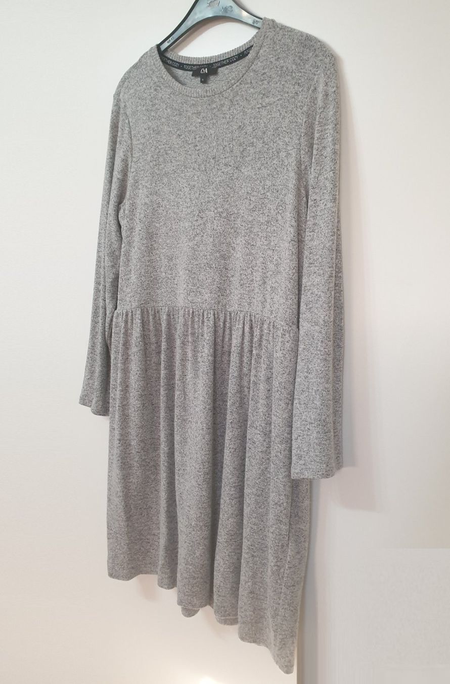 C&A Vestiti: C&A Damen Kleid Grösse M grau – Usato da Oetwil an der Limmat venduto da dhantal 2