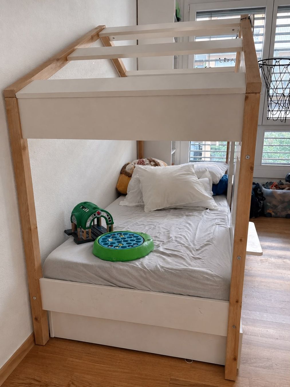 Letti: Vipack Babs hausbett Kinder – Usato da Zug venduto da mikey1130 1