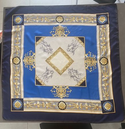 Foulard carré Balmain en soie 90 x 90