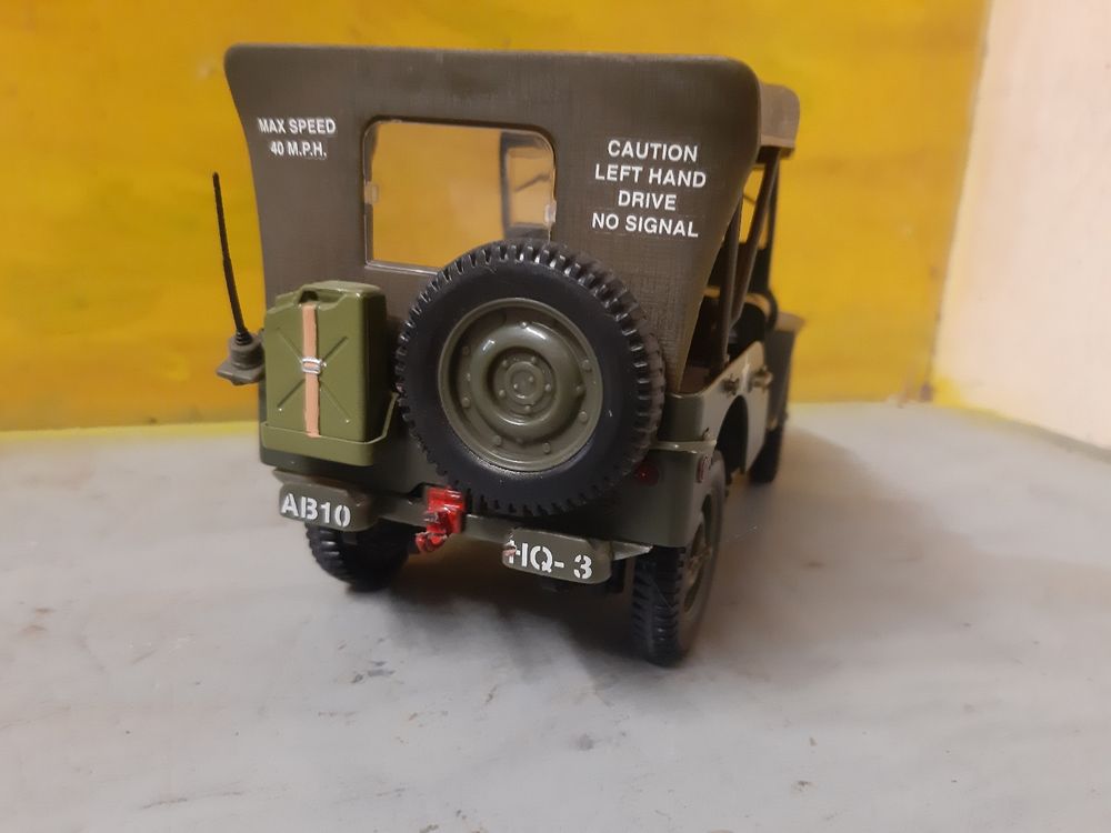 Jeep de commandement Willys, Solido 4