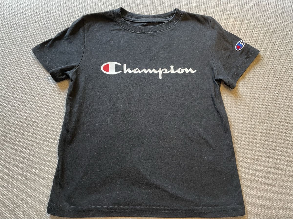 Champion T-shirt: T-Shirt Champion Grösse 6 – Usato da Goldswil venduto da Fisel 1