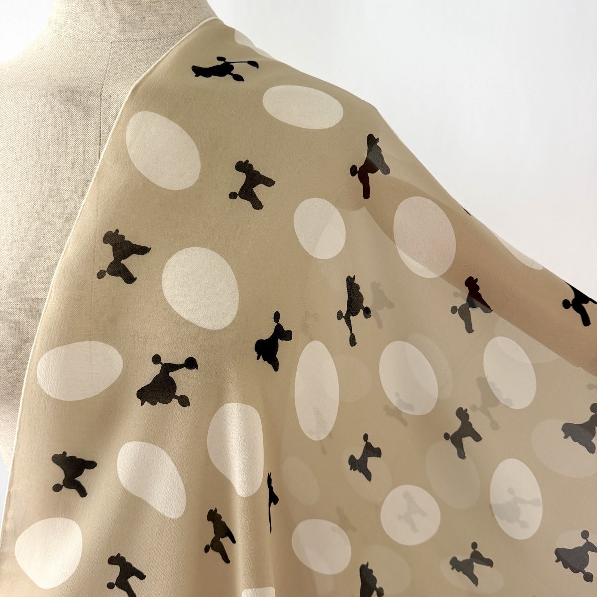 Fabric Frontline Foulards, Tücher & Schals: FABRIC FRONTLINE Silk Scarf – Neu (gemäss Beschreibung) aus Freienbach von Avviivva_Shop 3