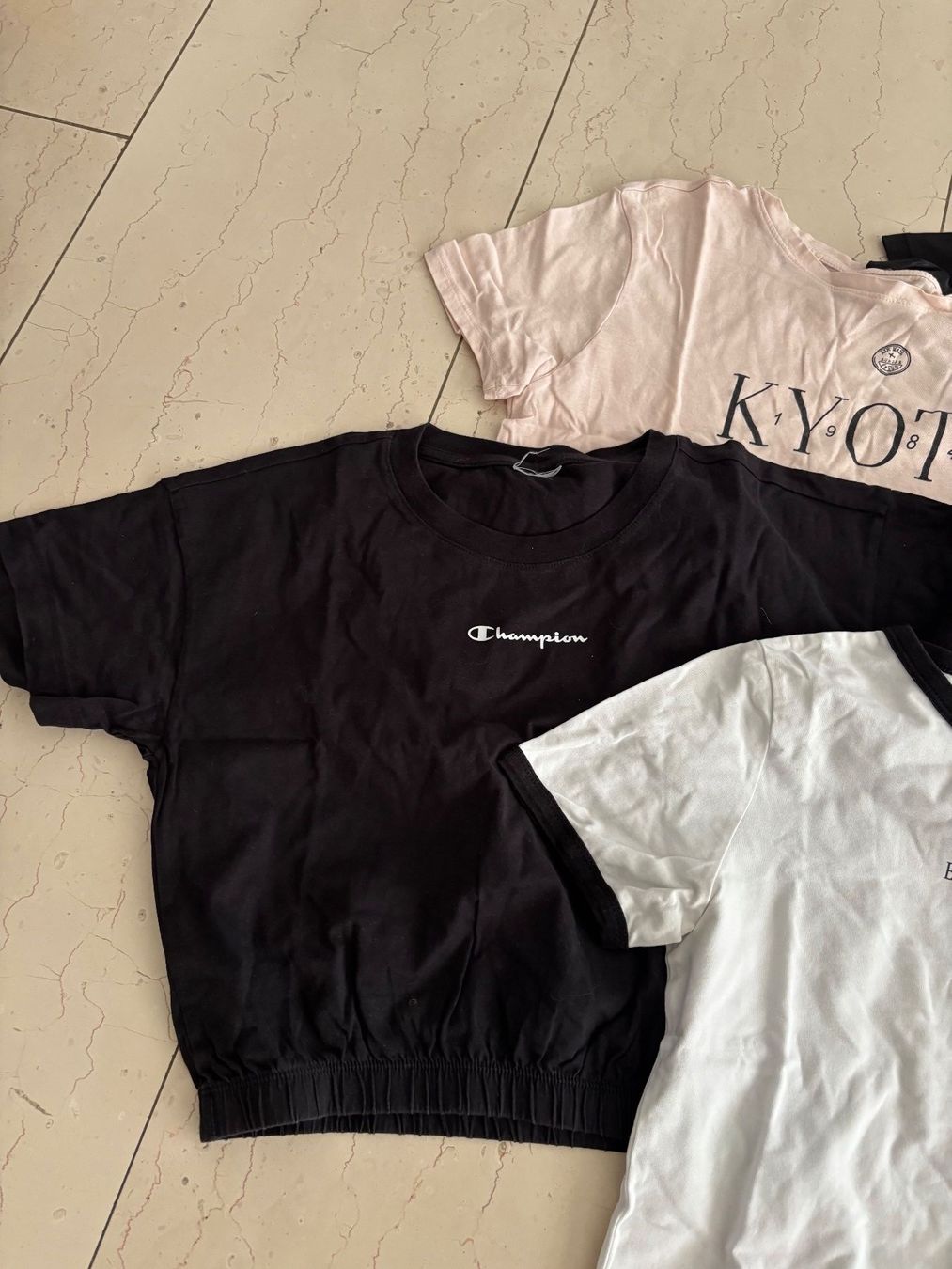 T-shirt: 5 T-Shirts, Grösse S – Usato da Bünzen venduto da noemi_3105 1