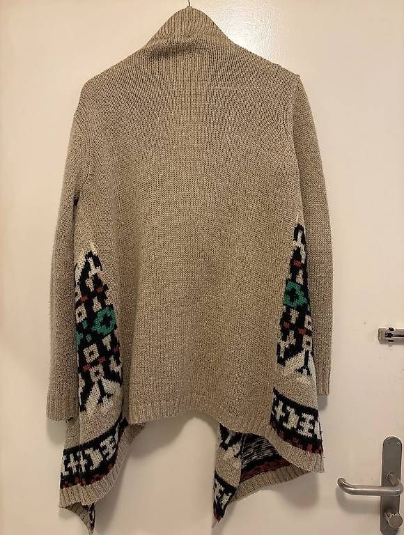 Only Maglioni & Felpe: Kuschelige Strickjacke Ethno Style – Usato da Baden venduto da Chrisenft 1