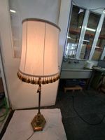 Stehlampe mit Fransen dekorativer Fuss Messing
