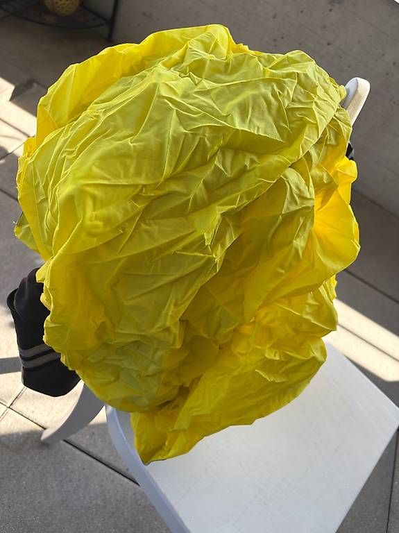 Sacs: Velotasche mit Regenhülle – D'occasion à Schmitten FR par Australien10 3
