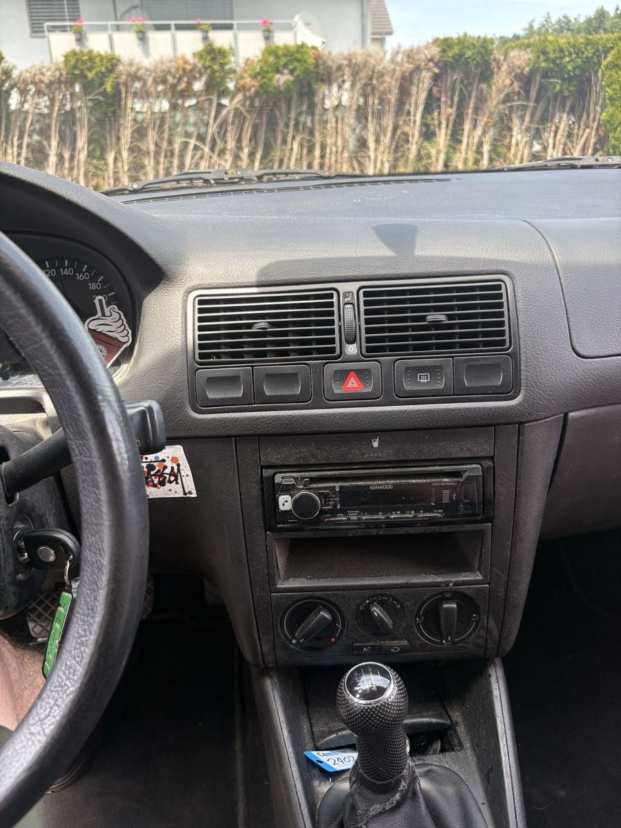 VW Automobili: VW Golf 4 Variant 1.6   – Usato da Oberkulm venduto da ise_v7q2 6