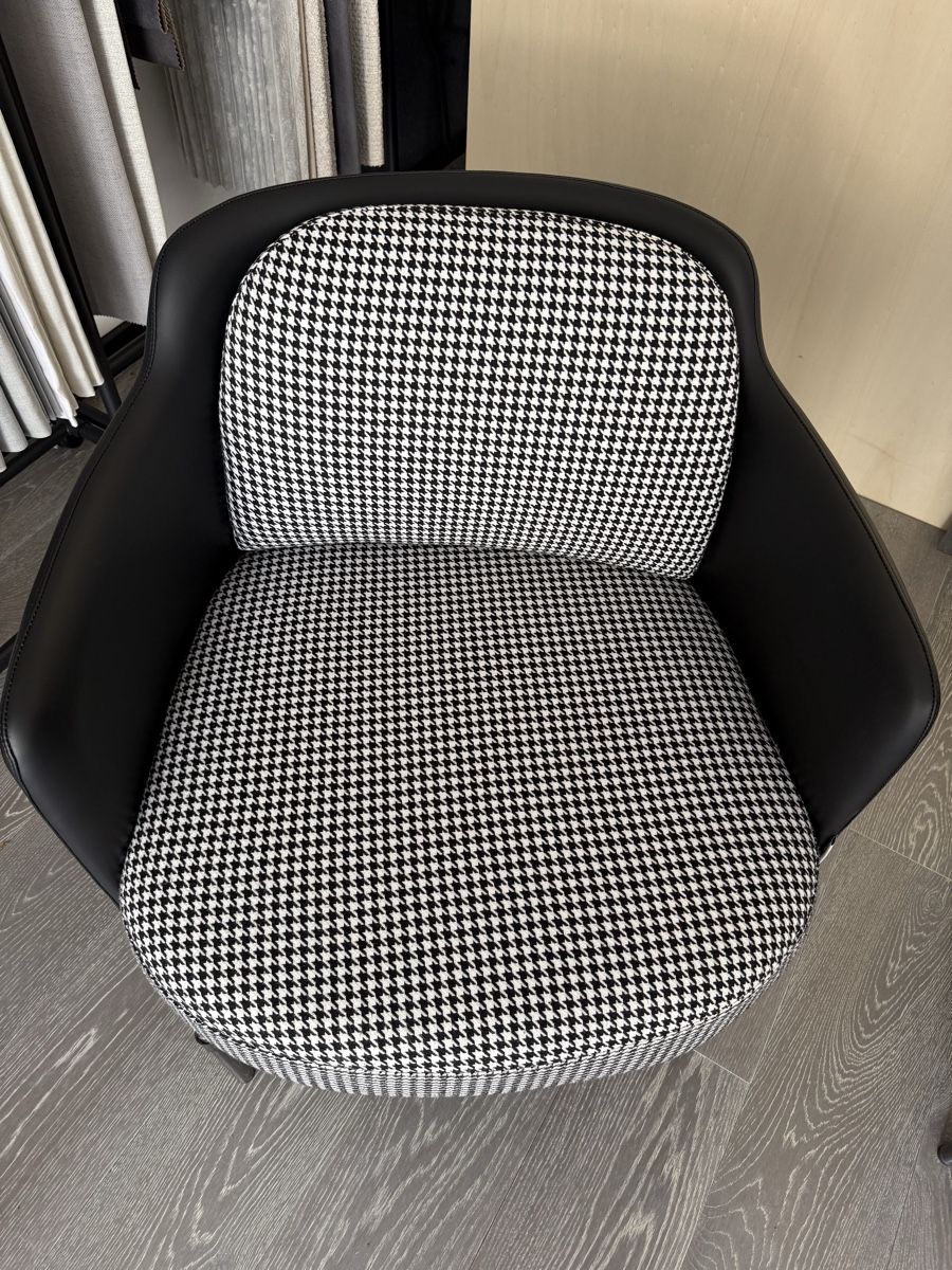 Poltrone: 2 Sessel mit Hahnentrittmuster schwarz/weiss – Nuovo (secondo la descrizione) da Kreuzlingen venduto da boriqua01