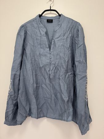 Bluse Grösse L mit Stickerei