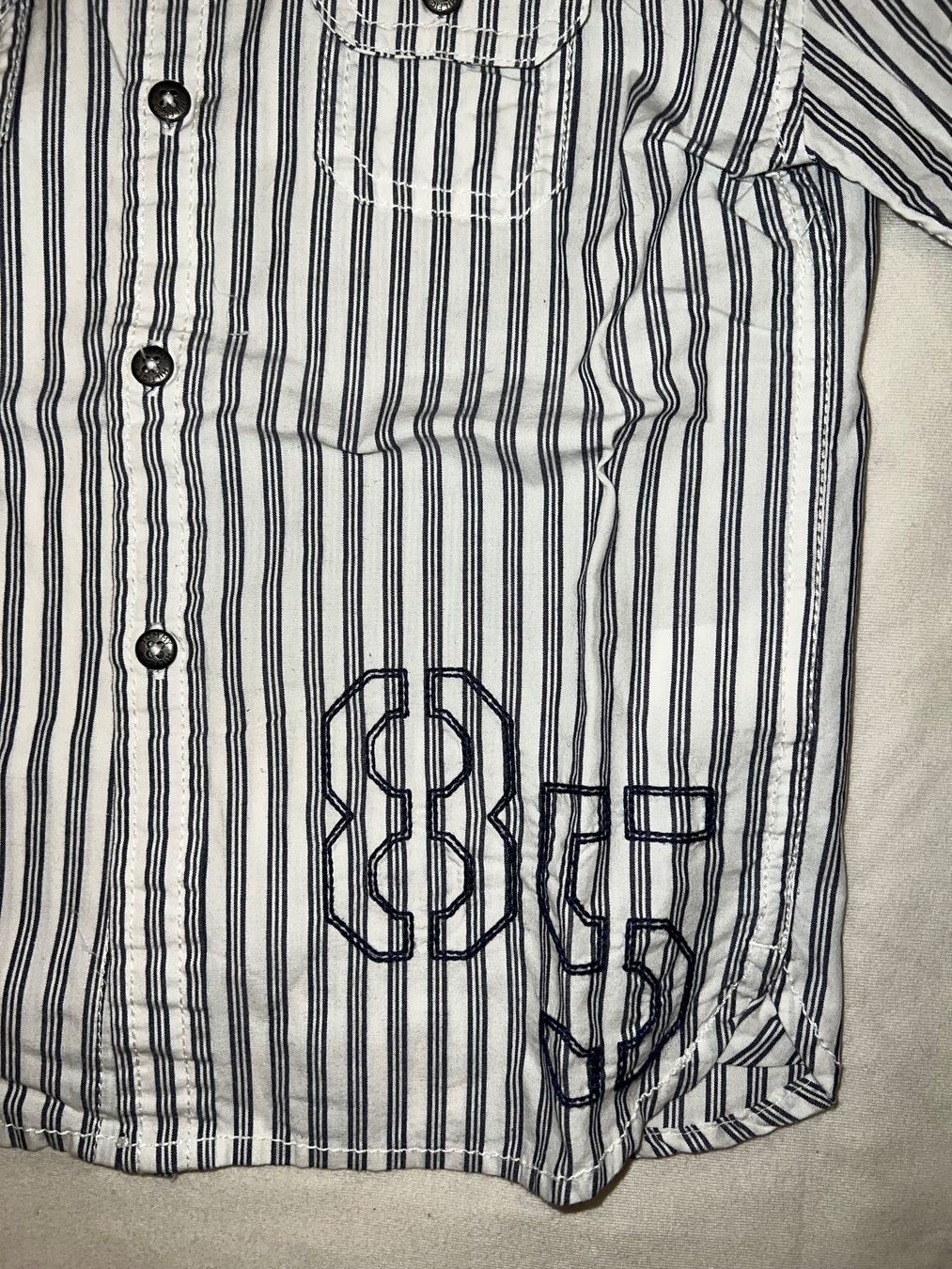 Tommy Hilfiger Camicie, T-shirt & Polo: TOMMY HILFIGER HEMD MIT PATCH GR T4/104 – Usato da Basel venduto da theo-g77 1