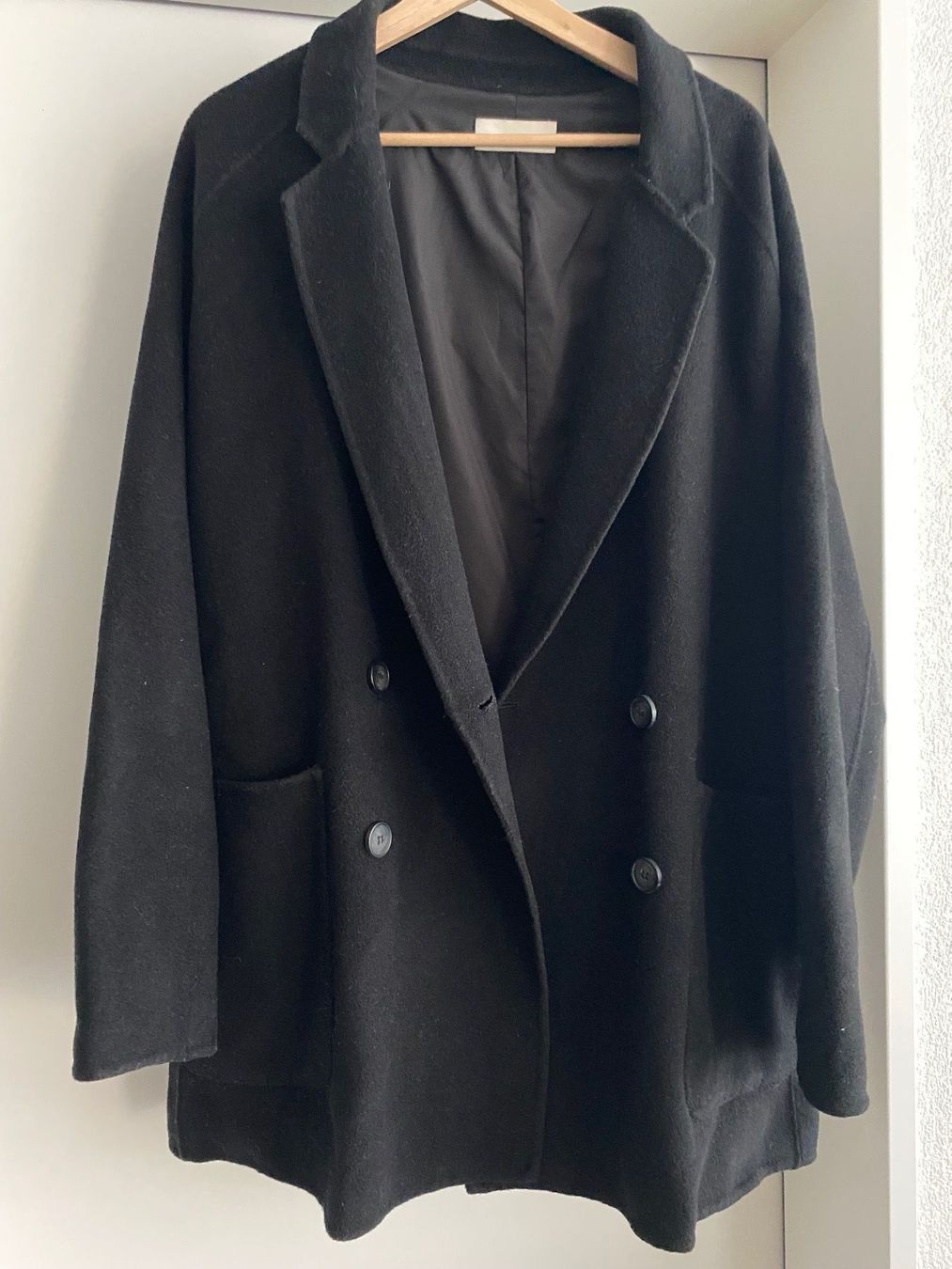 Cappotti: Damen Wolle Coat Schwarz – Usato da Zürich venduto da ron_t88f