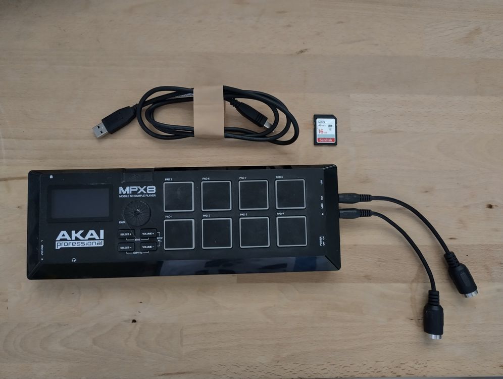 AKAI MPX8 - Mobiler Sample-Payer inkl. SD-Card (16GB) (Gebraucht) in ...
