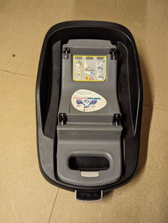 Maxi-Cosi Sièges auto: Maxi Cosi Pebble mit ISOFIX Basisstation – D'occasion à Interlaken par Trisu 2