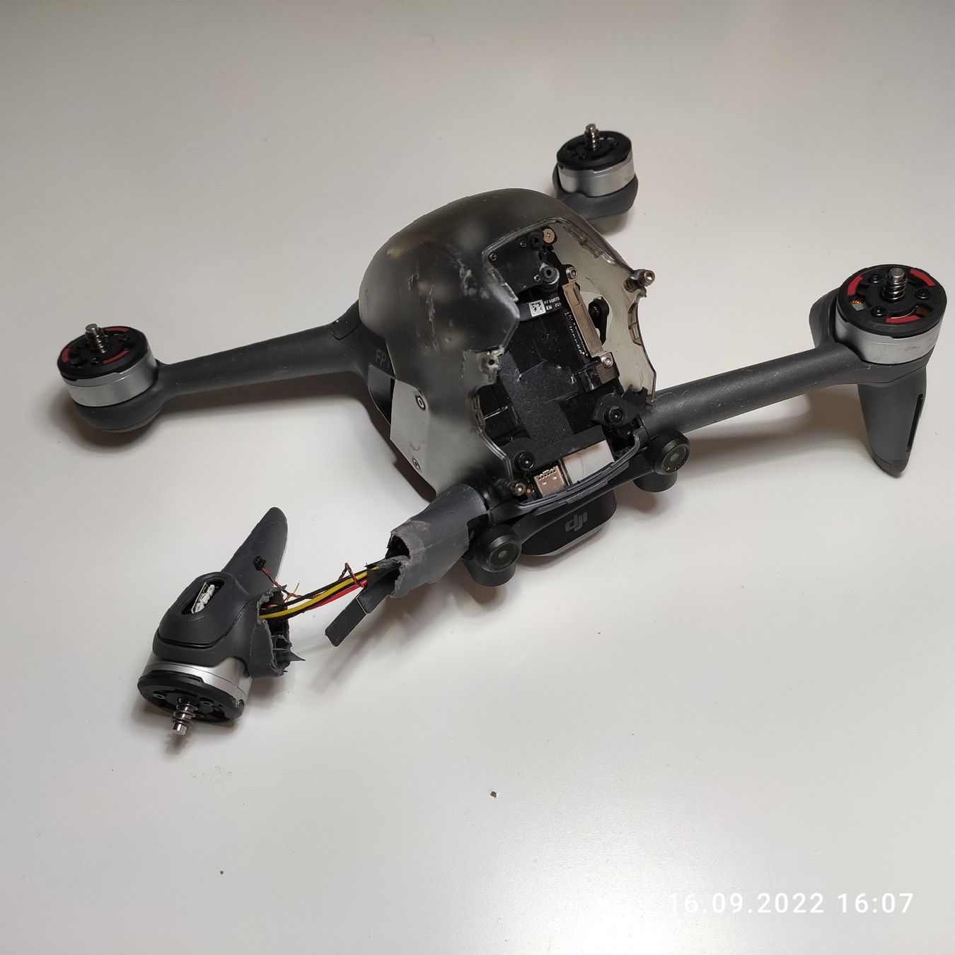 DJI Modellismo RC: DJI FPV , nur Drohne (defekt!) – Difettoso da Zürich venduto da Biedermann23
