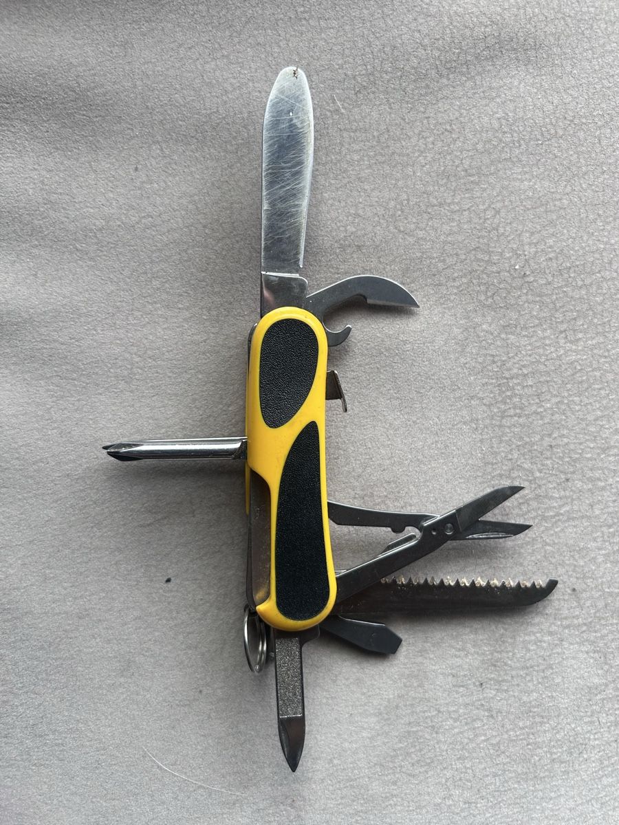 Wenger Couteaux de poche: Wenger Kinder Taschenmesser gelb – D'occasion à Schattdorf par Beni8080 1