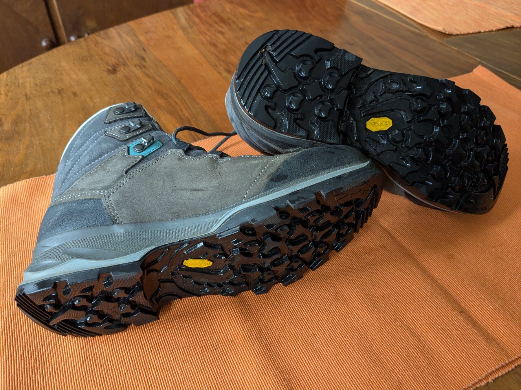 Lowa Scarpe da donna: Wanderschuhe Lowa Lady Light LL, Gr. 37.5 – Usato da Basel venduto da Merlin97 2