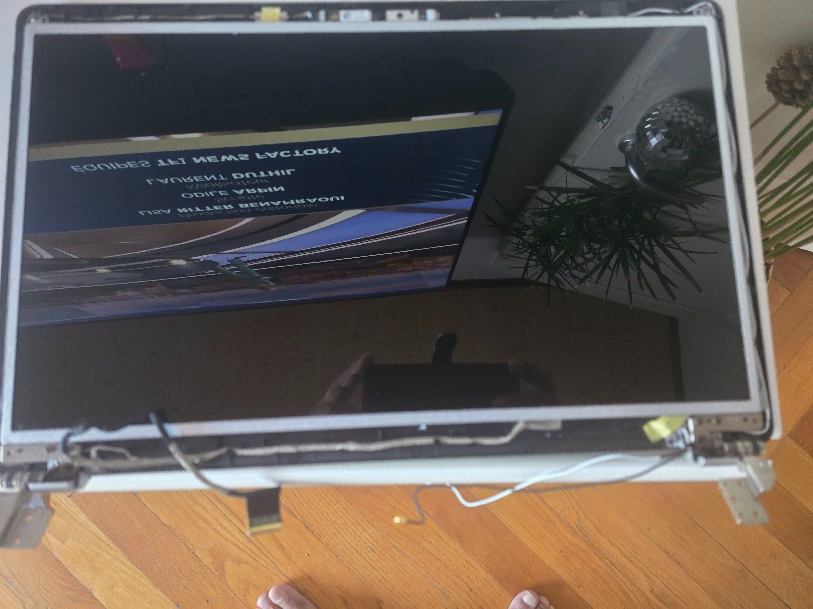 LG Monitore: Ecran ASUS X750 LVDS – Gebraucht aus Neuchâtel von Benketaf 1