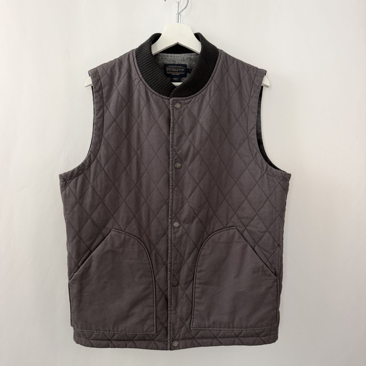 Gilet & Giacche: PENDLETON – Reversible Men's Vest | Size S – Usato da Freienbach venduto da Avviivva_Shop 1