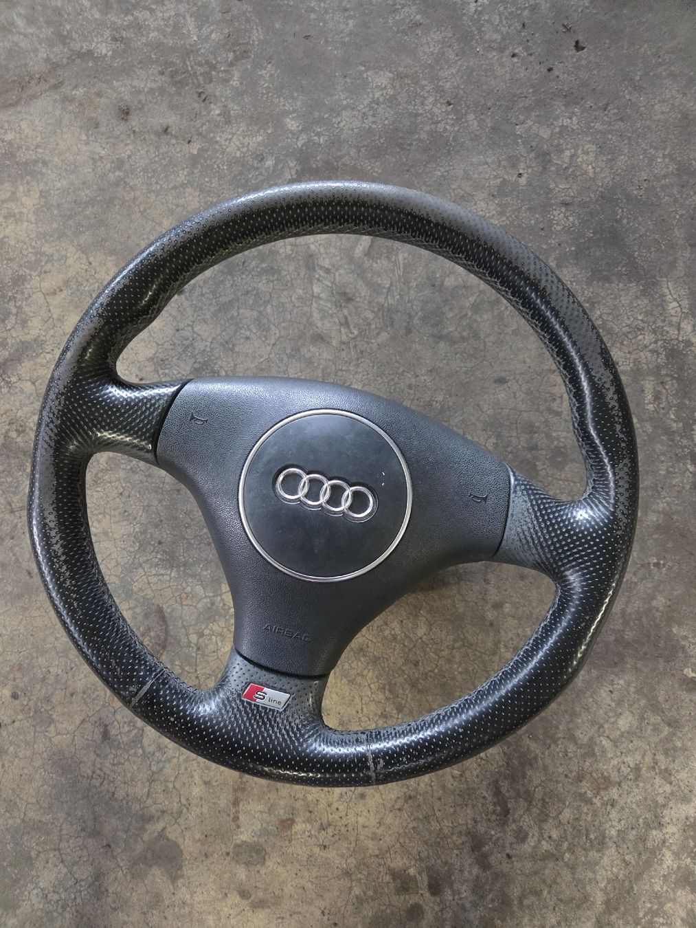 Audi Tutti pezzi di ricambio auto: Audi A3 Lenkrad – Usato da Zuchwil venduto da Kevi2022 2