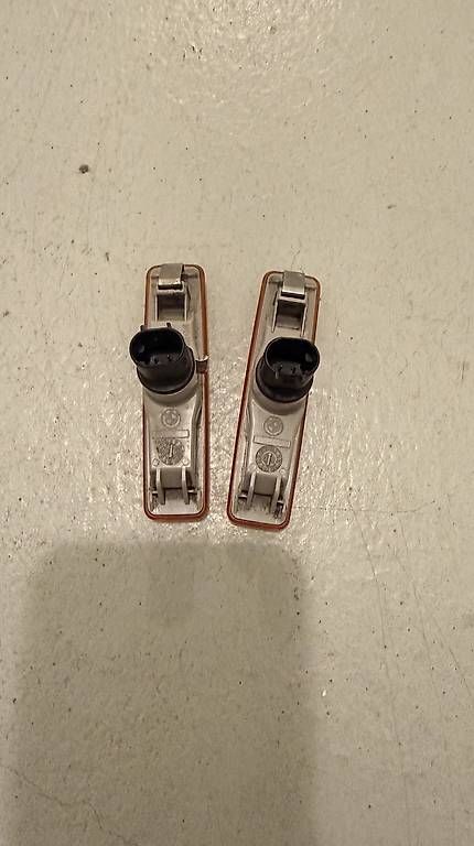 Tutti pezzi di ricambio auto: Original BMW E39 Seitenblinker Orange  Satz links & rechts – Usato da Rüthi (Rheintal) venduto da PeterKessler 2