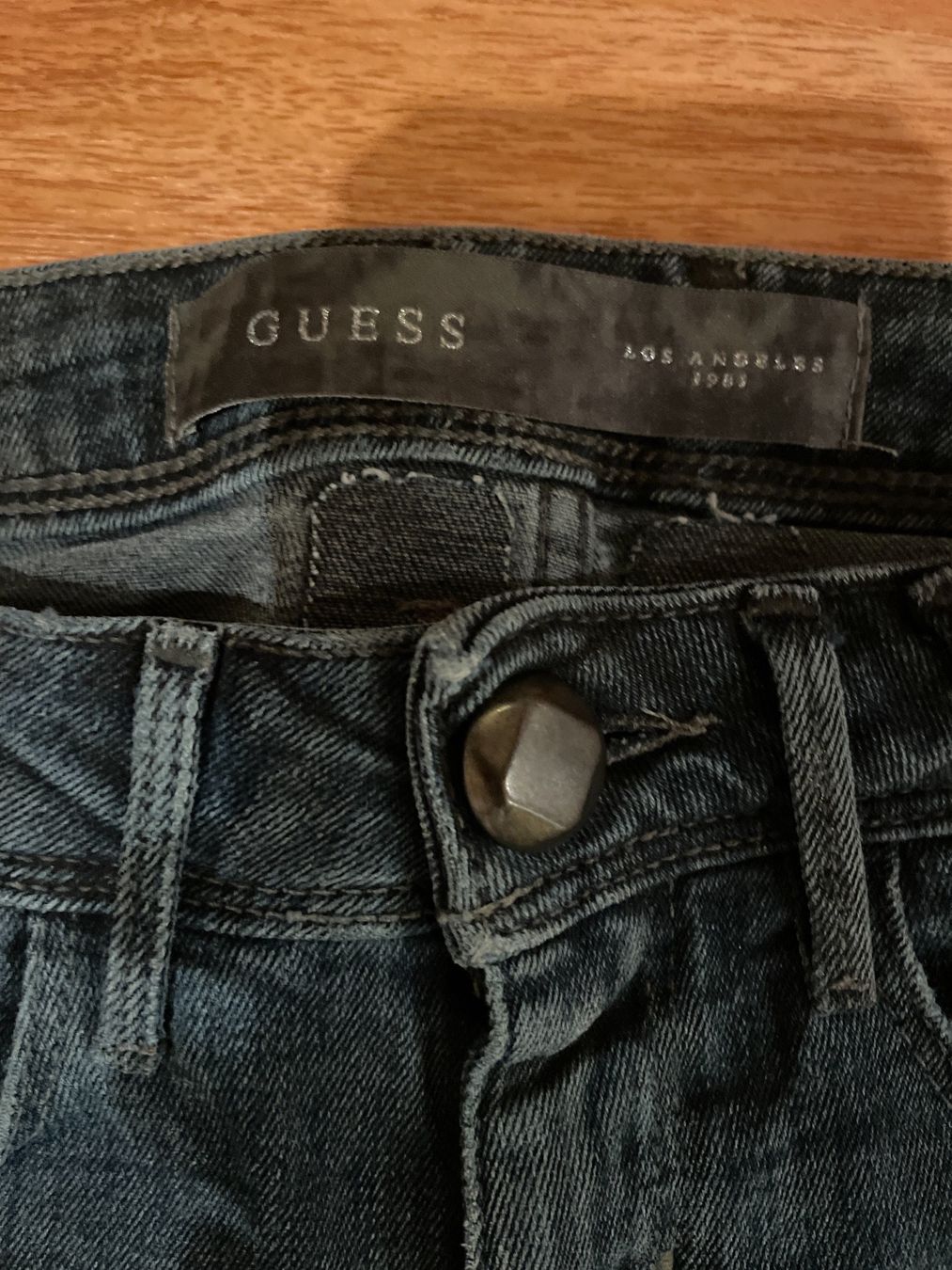 Guess Jeans: Guess Jeans Gr.32cm einfache Bundweite – Usato da St.Gallen venduto da maierm01 1