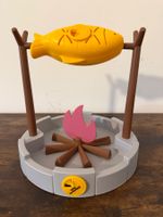 Spielzeug Lagerfeuer mit Fisch Kunststoff guter Zustand