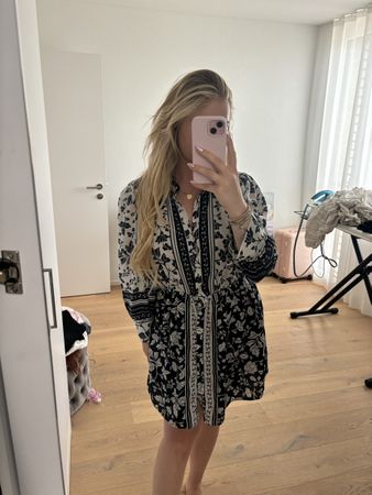 Claudie Pierlot Blumenmuster Langarm Grösse XS Neuwertig