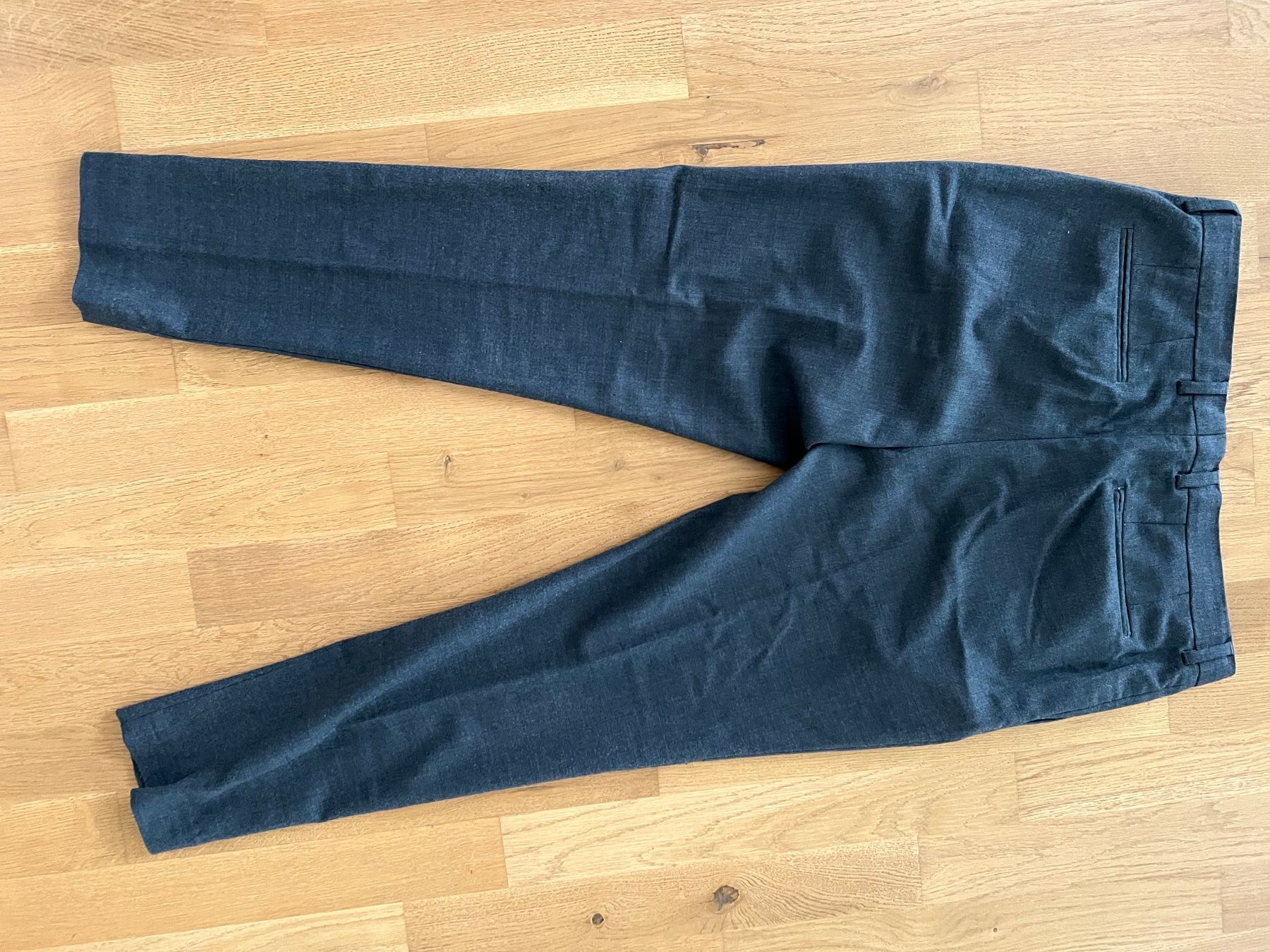 H&M Pantaloni: Dunkelgraue Hose H&M – Usato da Altendorf venduto da wqv_97 3