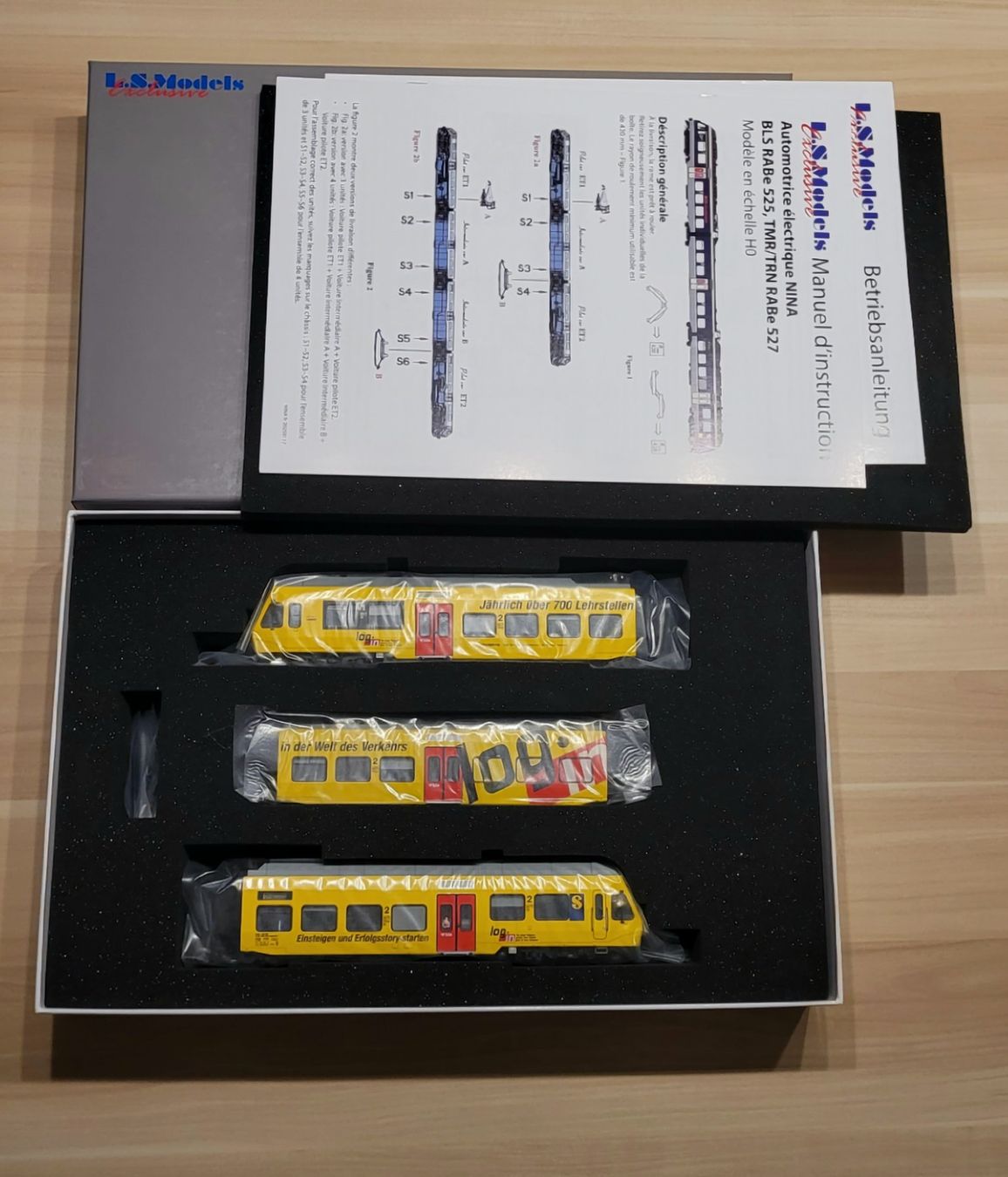 LS Models Modellini di ferrovie: LS Models 17201DC BLS NINA RABe 525 "Login" 3-teilig analog – Nuovo e nell'imballaggio originale da Bremgarten AG venduto da Sportivo2007 6
