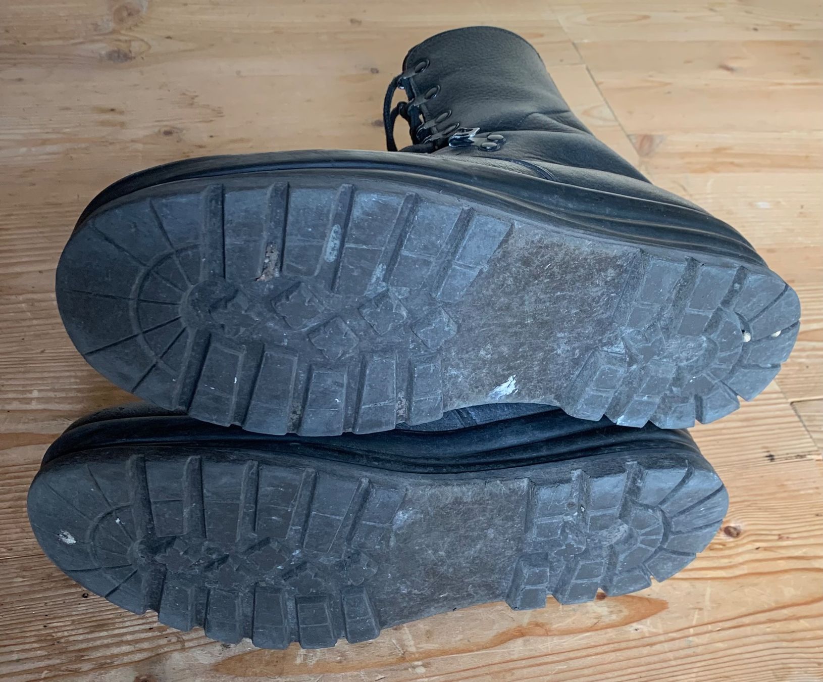 Schweizer Armee Herrenschuhe: Kampfstiefel der CH Armee Grösse 280/4 – Gebraucht aus Goldingen von Bergler012 2